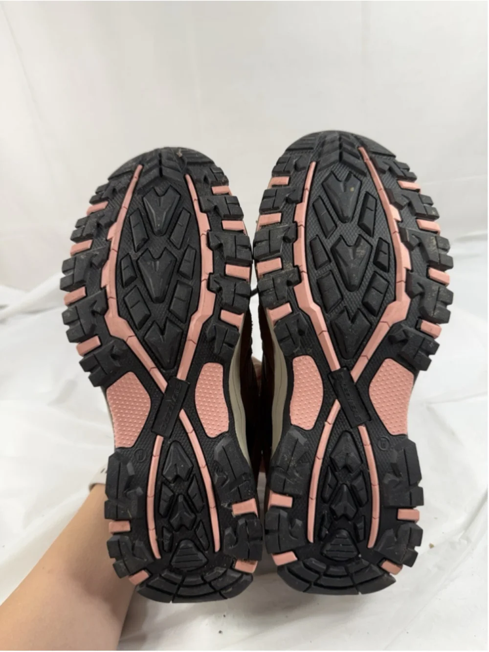 Skechers Women's Selmen West Highland Waterproof Hiking Shoes Size: 8